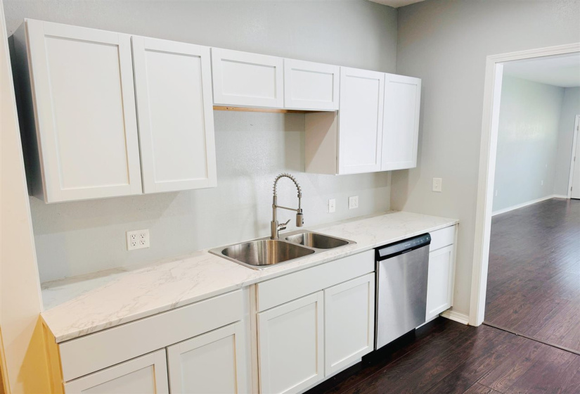 3 Bedrooms Bedrooms, 0 ,1 BathroomBathrooms,Residential,Single Family,Maple,1,132488