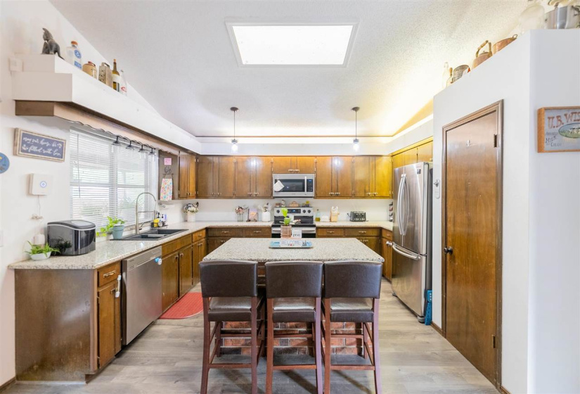 3 Bedrooms Bedrooms, 0 ,2 BathroomsBathrooms,Residential,Single Family,2ND,1,132518