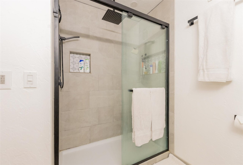 3 Bedrooms Bedrooms, 0 ,2 BathroomsBathrooms,Residential,Single Family,2ND,1,132518