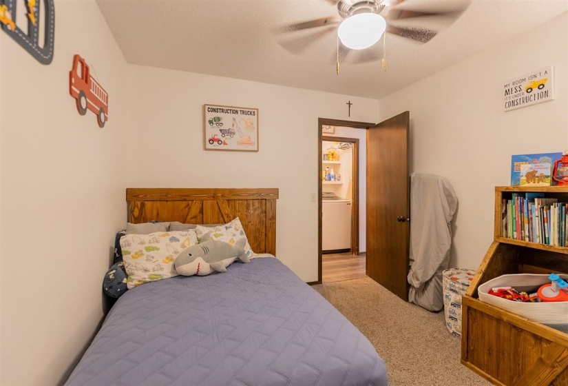 3 Bedrooms Bedrooms, 0 ,2 BathroomsBathrooms,Residential,Single Family,2ND,1,132518