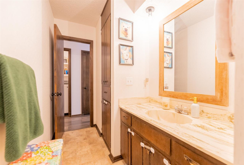 3 Bedrooms Bedrooms, 0 ,2 BathroomsBathrooms,Residential,Single Family,2ND,1,132518