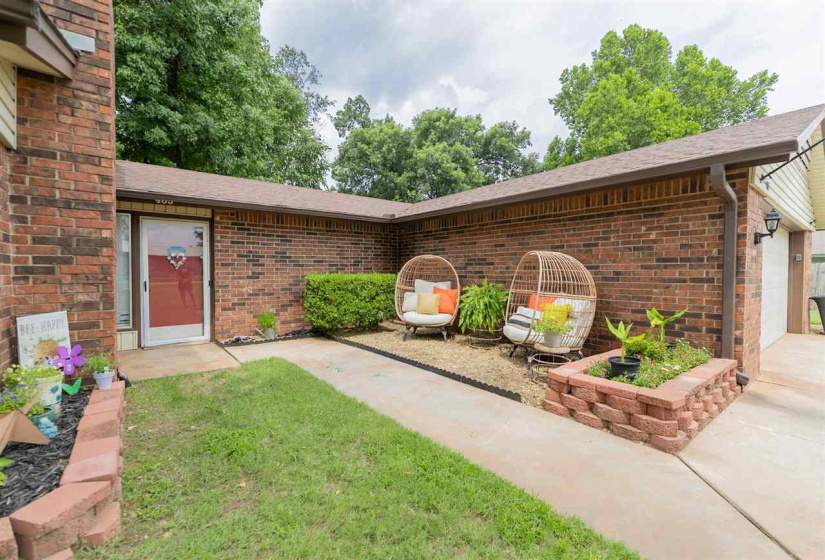3 Bedrooms Bedrooms, 0 ,2 BathroomsBathrooms,Residential,Single Family,2ND,1,132518