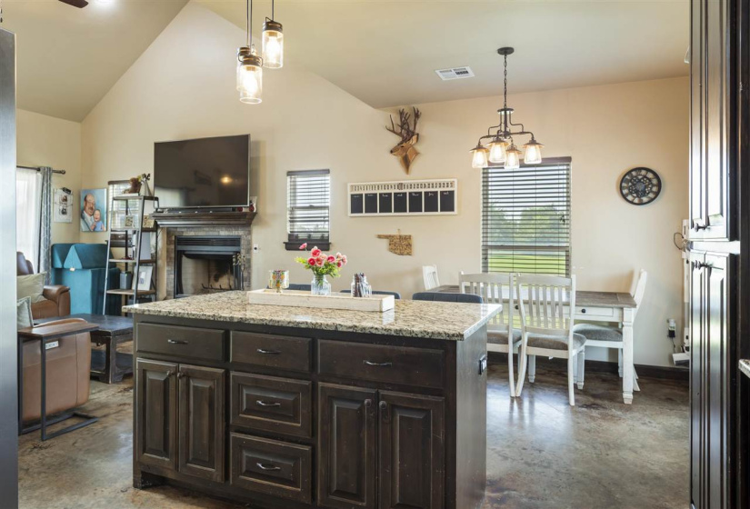 3 Bedrooms Bedrooms, 0 ,2 BathroomsBathrooms,Residential,Single Family,Jardot,2,132519