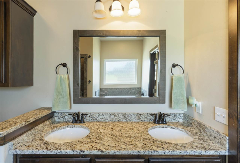 3 Bedrooms Bedrooms, 0 ,2 BathroomsBathrooms,Residential,Single Family,Jardot,2,132519