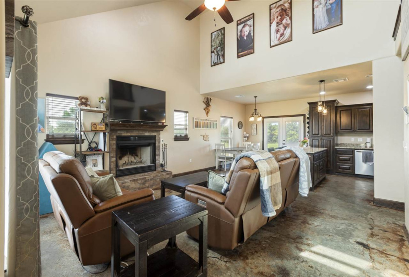 3 Bedrooms Bedrooms, 0 ,2 BathroomsBathrooms,Residential,Single Family,Jardot,2,132519