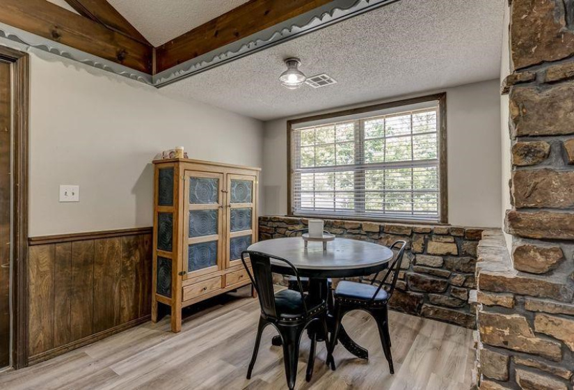 4 Bedrooms Bedrooms, 0 ,2 BathroomsBathrooms,Residential,Single Family,Dryden,1.5,132119