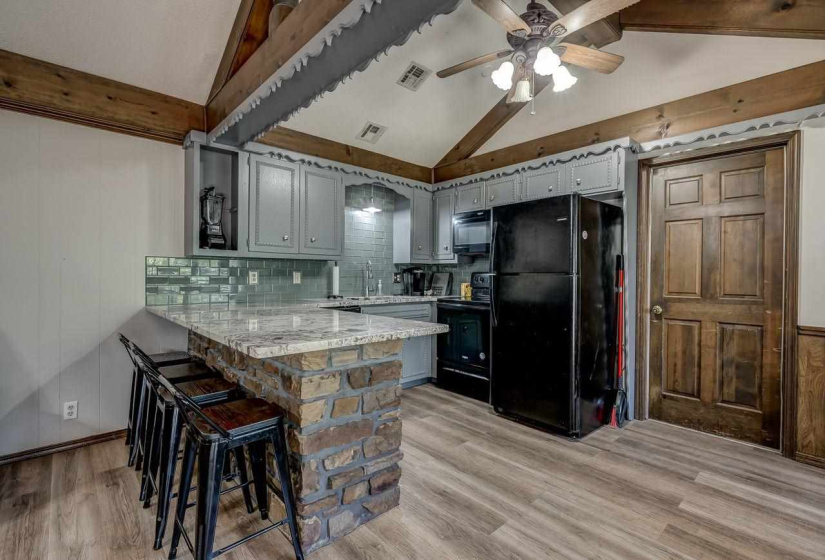 4 Bedrooms Bedrooms, 0 ,2 BathroomsBathrooms,Residential,Single Family,Dryden,1.5,132119