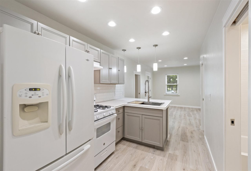 1 Bedroom Bedrooms, 0 ,1 BathroomBathrooms,Residential,Single Family,Husband,1,132533