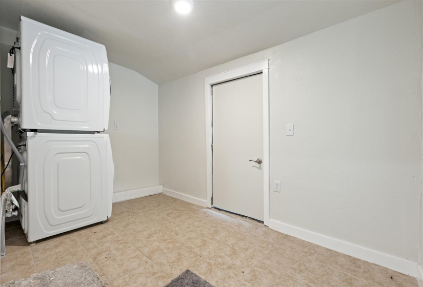 1 Bedroom Bedrooms, 0 ,1 BathroomBathrooms,Residential,Single Family,Husband,1,132533