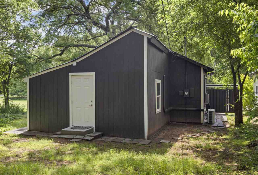1 Bedroom Bedrooms, 0 ,1 BathroomBathrooms,Residential,Single Family,Husband,1,132533