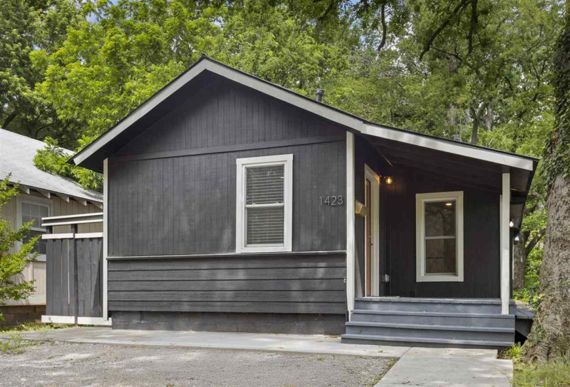 1 Bedroom Bedrooms, 0 ,1 BathroomBathrooms,Residential,Single Family,Husband,1,132533