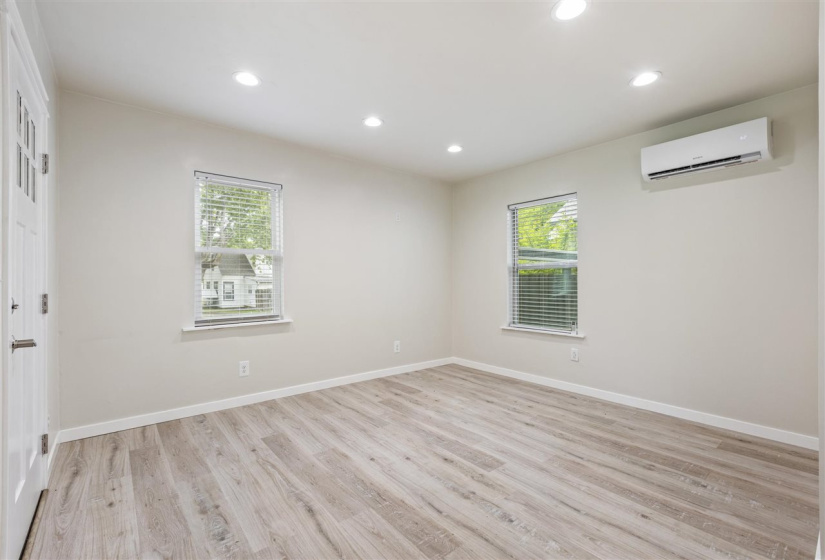 1 Bedroom Bedrooms, 0 ,1 BathroomBathrooms,Residential,Single Family,Husband,1,132533