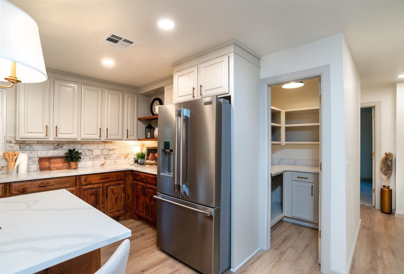 4 Bedrooms Bedrooms, 0 ,2 BathroomsBathrooms,Residential,Single Family,3484,1,132540