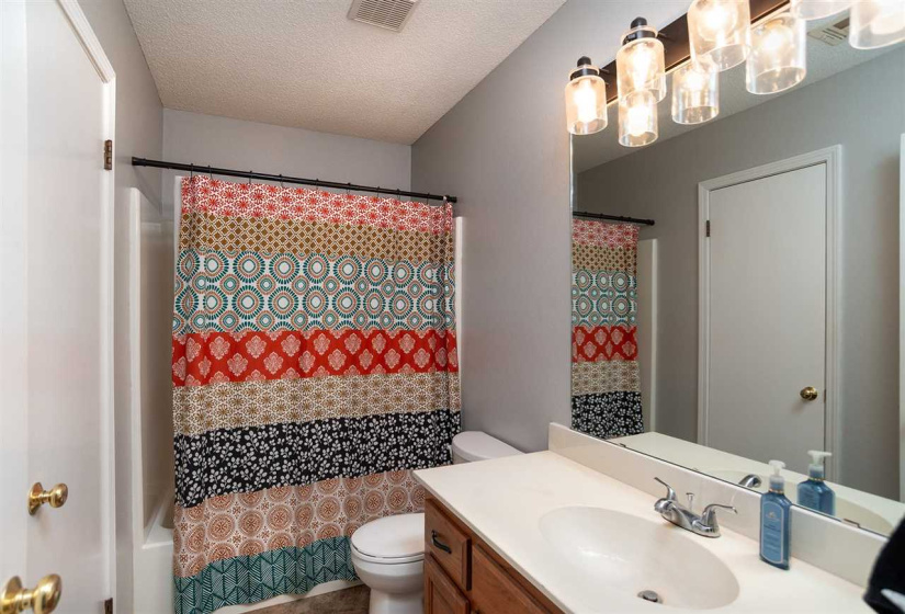 3 Bedrooms Bedrooms, 0 ,2 BathroomsBathrooms,Residential,Single Family,Abbey,1,132546