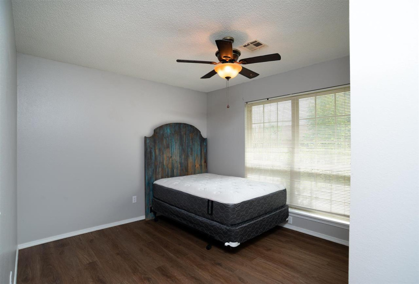 3 Bedrooms Bedrooms, 0 ,2 BathroomsBathrooms,Residential,Single Family,Abbey,1,132546