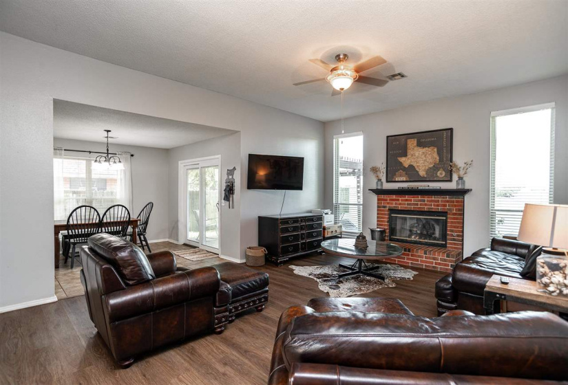 3 Bedrooms Bedrooms, 0 ,2 BathroomsBathrooms,Residential,Single Family,Abbey,1,132546