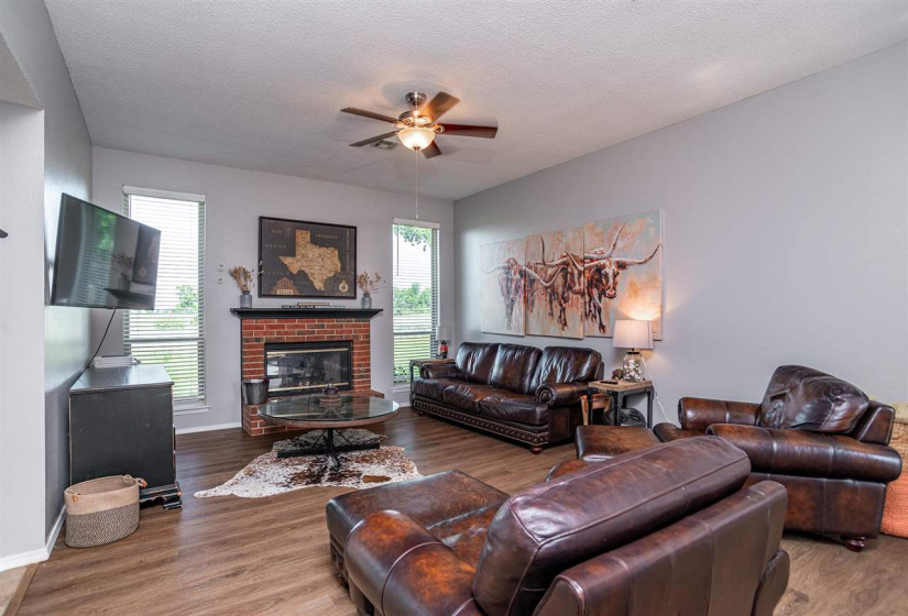 3 Bedrooms Bedrooms, 0 ,2 BathroomsBathrooms,Residential,Single Family,Abbey,1,132546