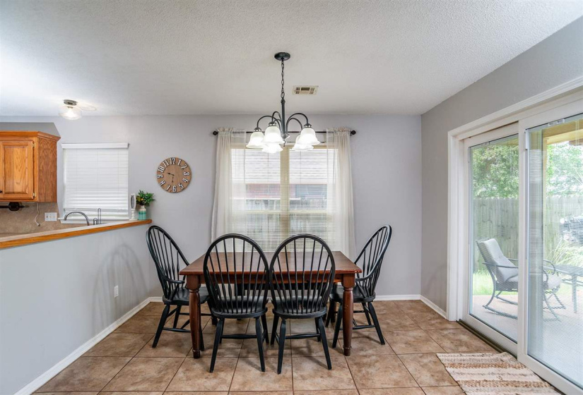 3 Bedrooms Bedrooms, 0 ,2 BathroomsBathrooms,Residential,Single Family,Abbey,1,132546
