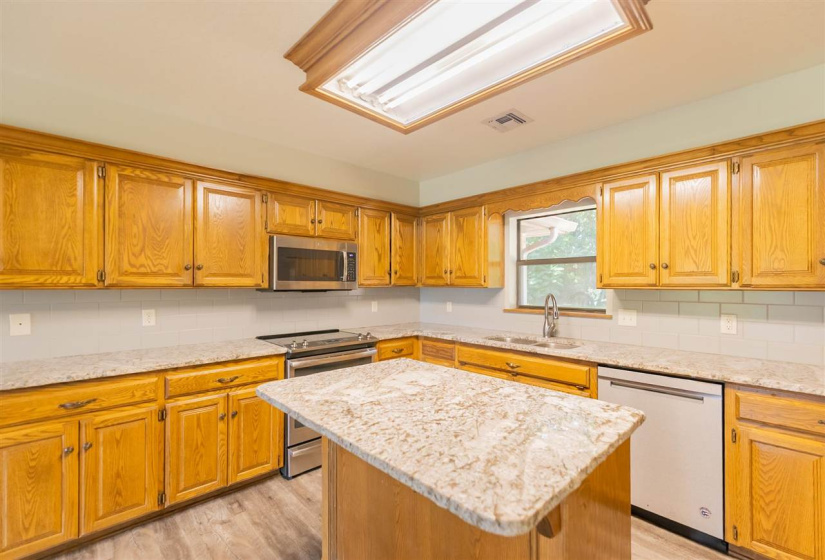 3 Bedrooms Bedrooms, 0 ,2 BathroomsBathrooms,Residential,Single Family,Timberline,1,132548