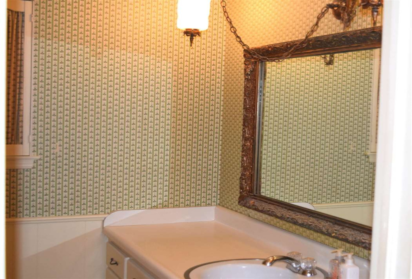 4 Bedrooms Bedrooms, 0 ,2 BathroomsBathrooms,Residential,Single Family,34th,1.5,132550