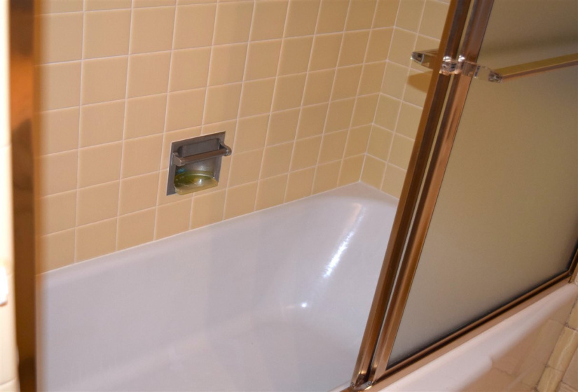 4 Bedrooms Bedrooms, 0 ,2 BathroomsBathrooms,Residential,Single Family,34th,1.5,132550