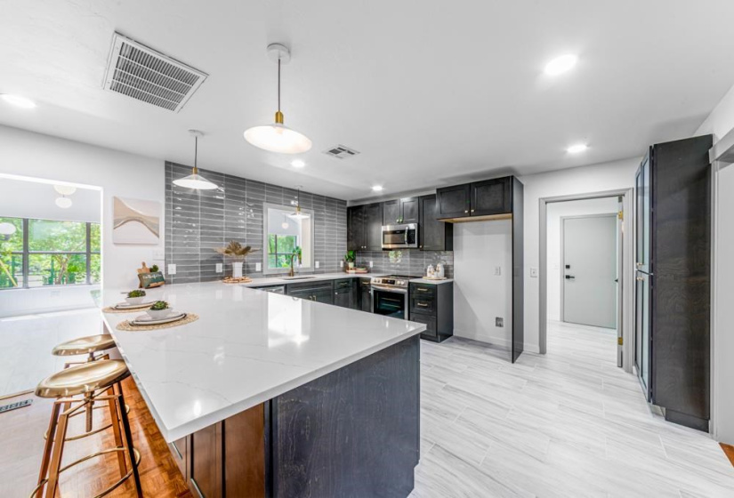 3 Bedrooms Bedrooms, 0 ,3 BathroomsBathrooms,Residential,Single Family,Elvin,1,132551