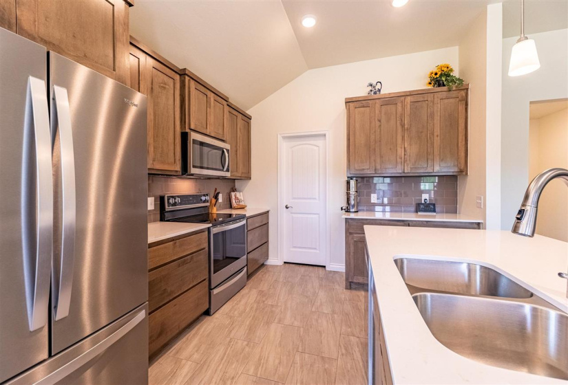 3 Bedrooms Bedrooms, 0 ,2 BathroomsBathrooms,Residential,Single Family,Prairie,1,132557