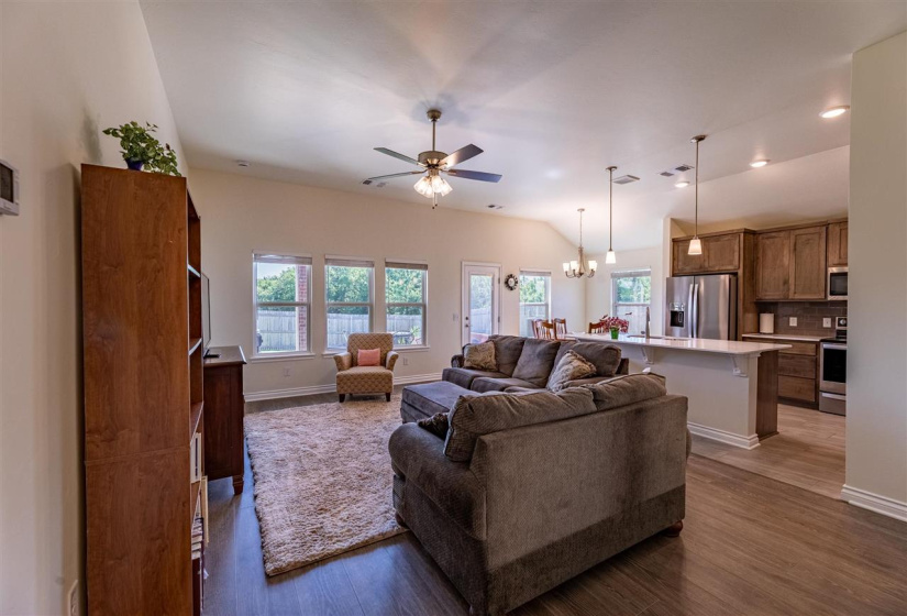 3 Bedrooms Bedrooms, 0 ,2 BathroomsBathrooms,Residential,Single Family,Prairie,1,132557