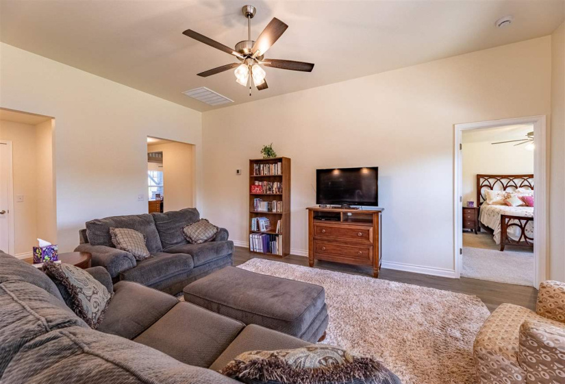 3 Bedrooms Bedrooms, 0 ,2 BathroomsBathrooms,Residential,Single Family,Prairie,1,132557