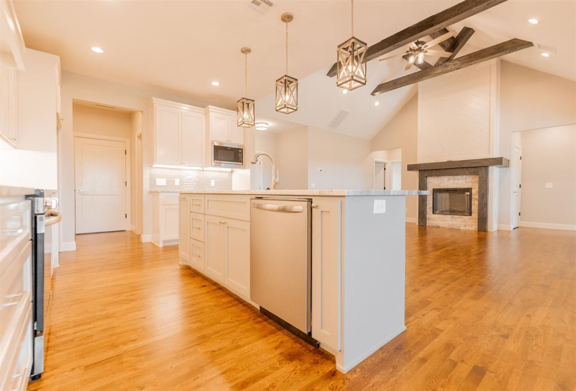 4 Bedrooms Bedrooms, 0 ,3 BathroomsBathrooms,Residential,Single Family,Stonebrairr,1,132565
