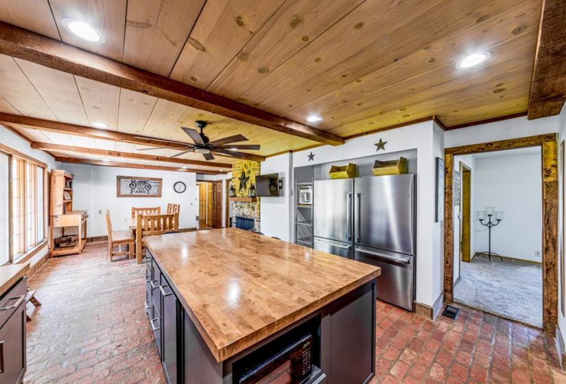 4 Bedrooms Bedrooms, 0 ,2 BathroomsBathrooms,Residential,Single Family,Pecan Drive,1.5,132569