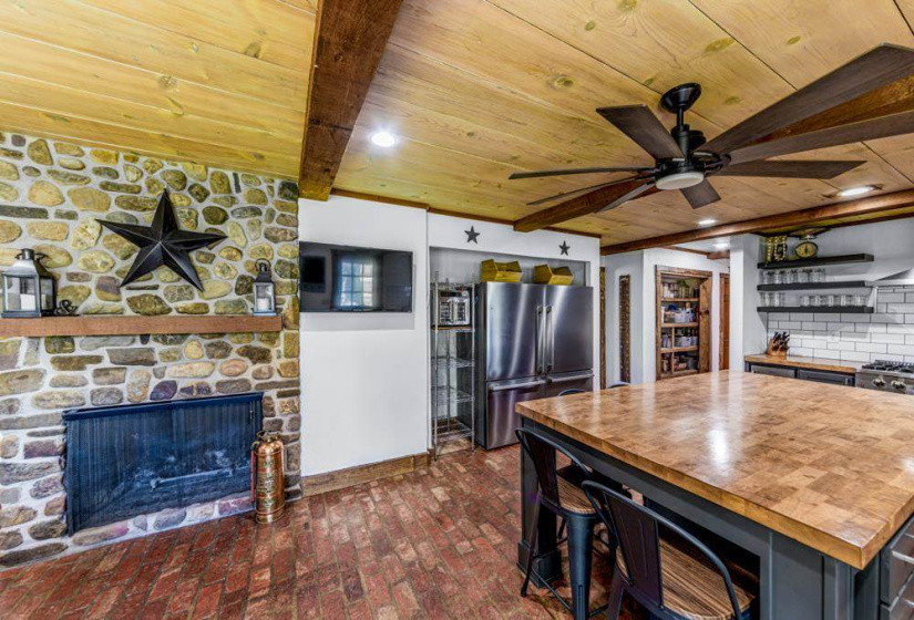 4 Bedrooms Bedrooms, 0 ,2 BathroomsBathrooms,Residential,Single Family,Pecan Drive,1.5,132569