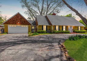 4 Bedrooms Bedrooms, 0 ,2 BathroomsBathrooms,Residential,Single Family,Pecan Drive,1.5,132569