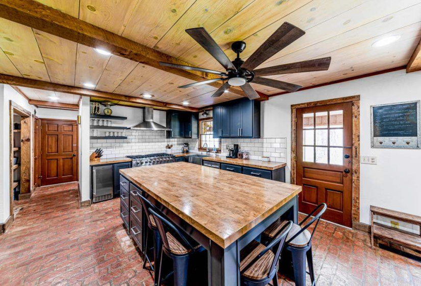 4 Bedrooms Bedrooms, 0 ,2 BathroomsBathrooms,Residential,Single Family,Pecan Drive,1.5,132569