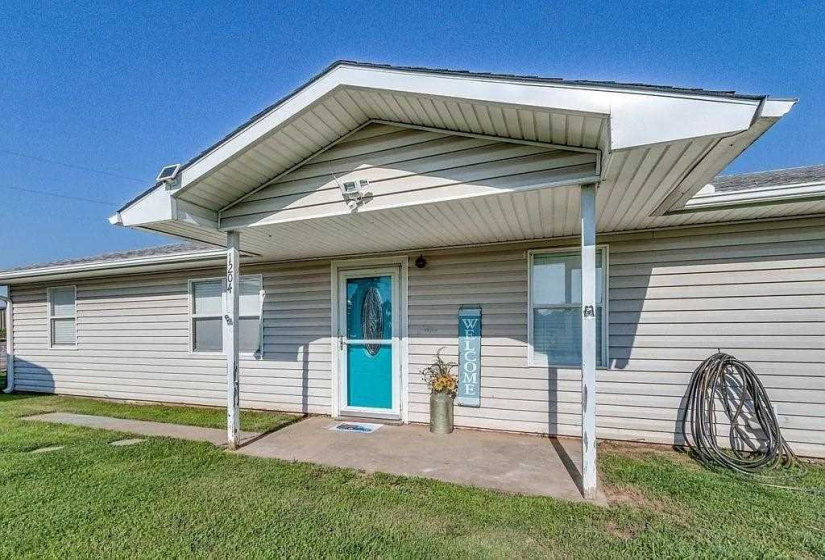 4 Bedrooms Bedrooms, 0 ,1 BathroomBathrooms,Residential,Single Family,Lily,1,132570