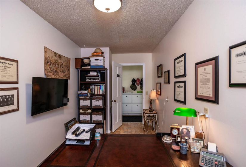 4 Bedrooms Bedrooms, 0 ,2 BathroomsBathrooms,Residential,Single Family,Lakeshore,2,132571