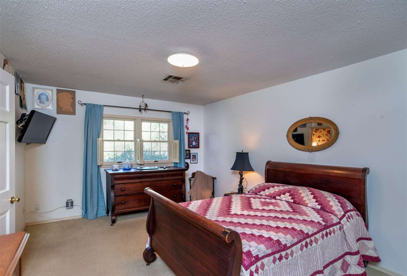 4 Bedrooms Bedrooms, 0 ,2 BathroomsBathrooms,Residential,Single Family,Lakeshore,2,132571