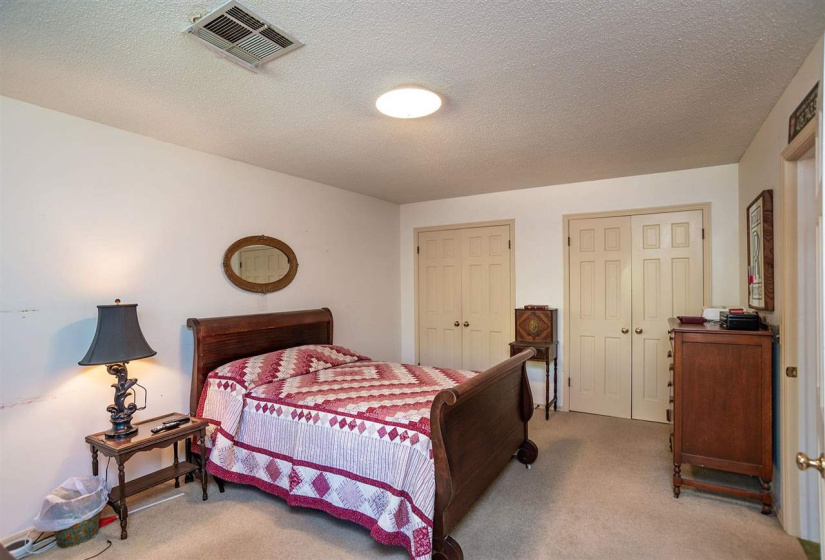 4 Bedrooms Bedrooms, 0 ,2 BathroomsBathrooms,Residential,Single Family,Lakeshore,2,132571