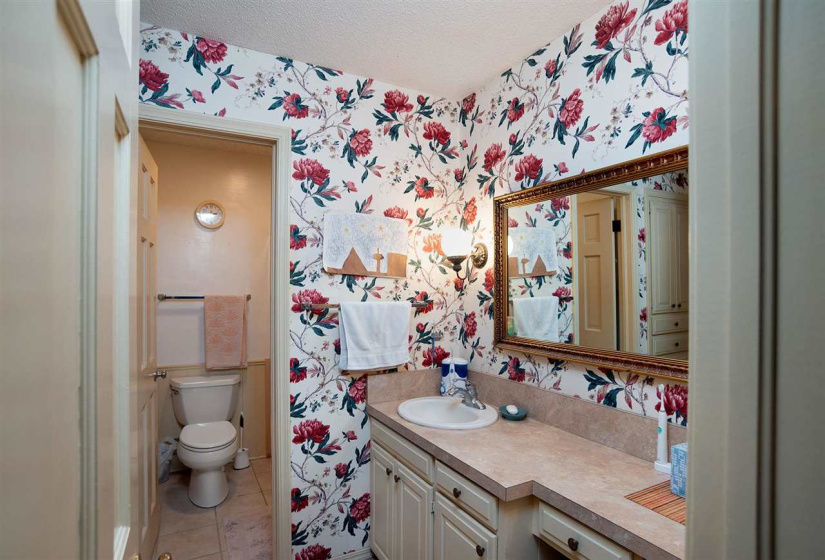 4 Bedrooms Bedrooms, 0 ,2 BathroomsBathrooms,Residential,Single Family,Lakeshore,2,132571