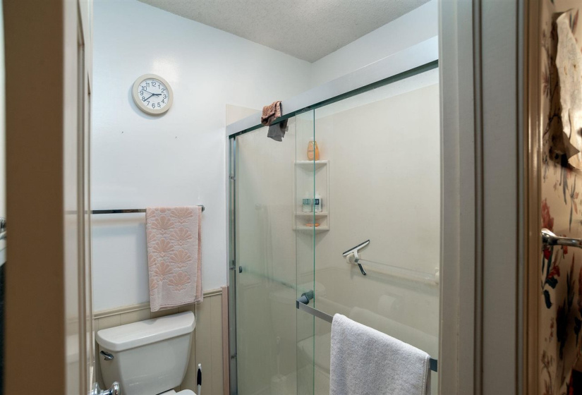 4 Bedrooms Bedrooms, 0 ,2 BathroomsBathrooms,Residential,Single Family,Lakeshore,2,132571