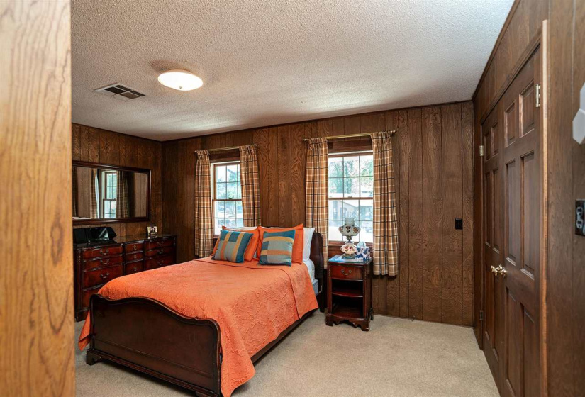 4 Bedrooms Bedrooms, 0 ,2 BathroomsBathrooms,Residential,Single Family,Lakeshore,2,132571