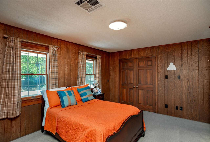 4 Bedrooms Bedrooms, 0 ,2 BathroomsBathrooms,Residential,Single Family,Lakeshore,2,132571