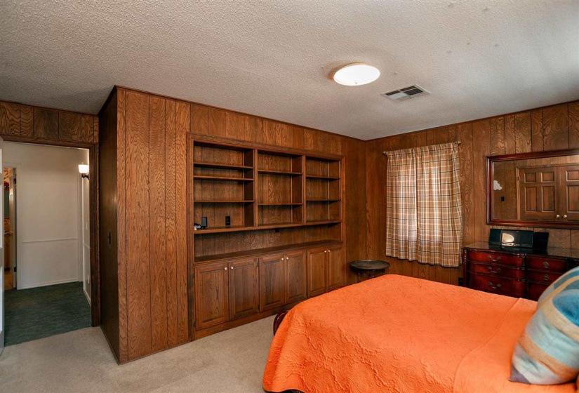4 Bedrooms Bedrooms, 0 ,2 BathroomsBathrooms,Residential,Single Family,Lakeshore,2,132571