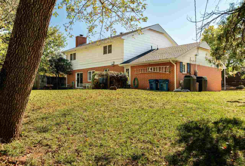 4 Bedrooms Bedrooms, 0 ,2 BathroomsBathrooms,Residential,Single Family,Lakeshore,2,132571