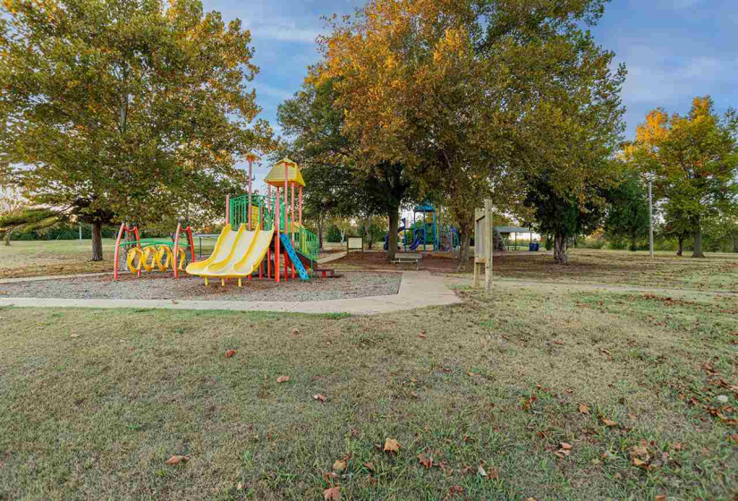 4 Bedrooms Bedrooms, 0 ,2 BathroomsBathrooms,Residential,Single Family,Lakeshore,2,132571