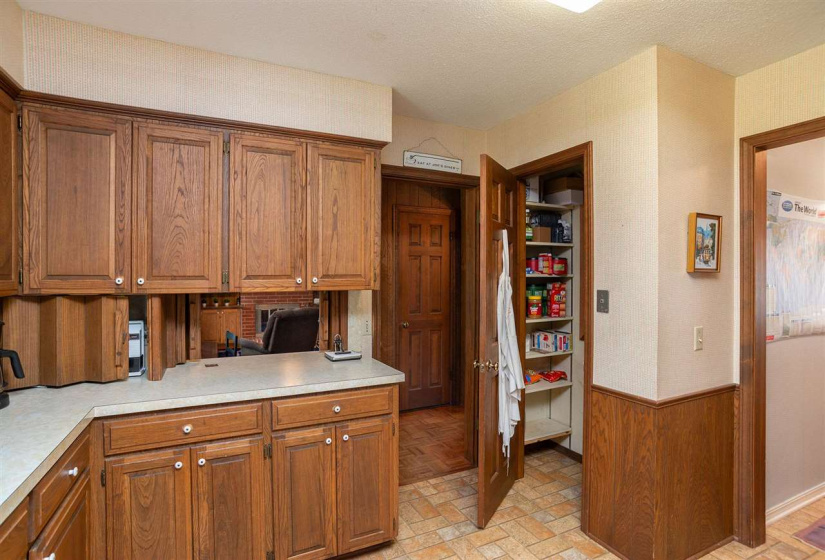 4 Bedrooms Bedrooms, 0 ,2 BathroomsBathrooms,Residential,Single Family,Lakeshore,2,132571