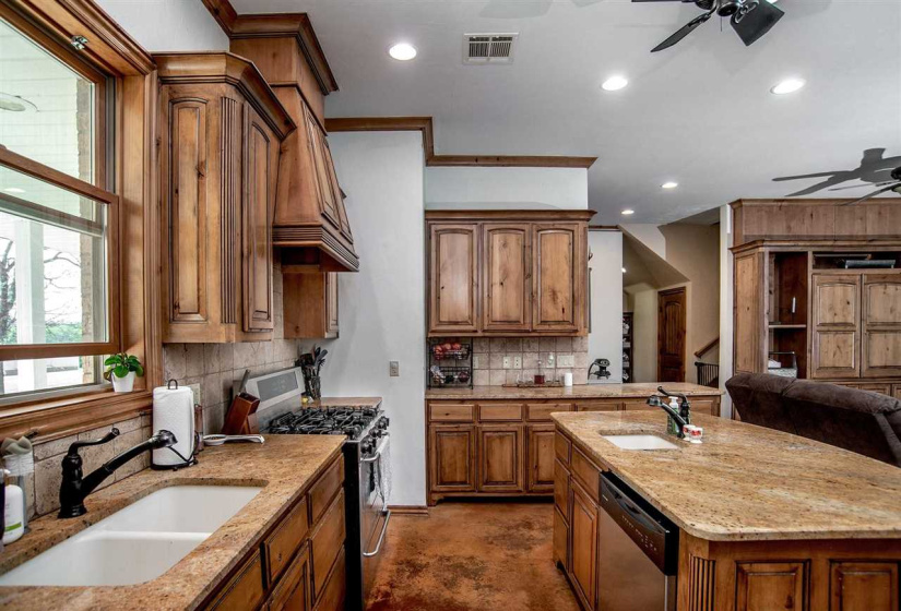 3 Bedrooms Bedrooms, 0 ,2 BathroomsBathrooms,Residential,Single Family,840,2,132573
