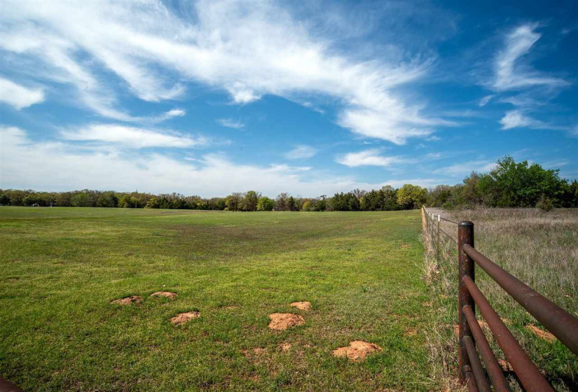 3 Bedrooms Bedrooms, 0 ,2 BathroomsBathrooms,Residential,Single Family,840,2,132573