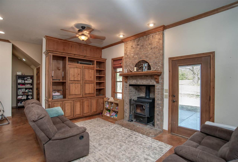 3 Bedrooms Bedrooms, 0 ,2 BathroomsBathrooms,Residential,Single Family,840,2,132573