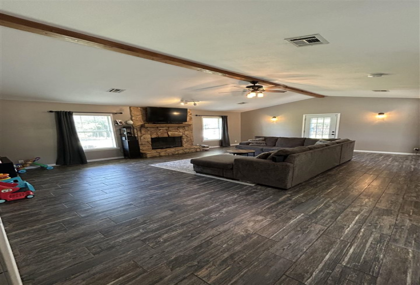 3 Bedrooms Bedrooms, 0 ,2 BathroomsBathrooms,Residential,Single Family,Vena,1,132574